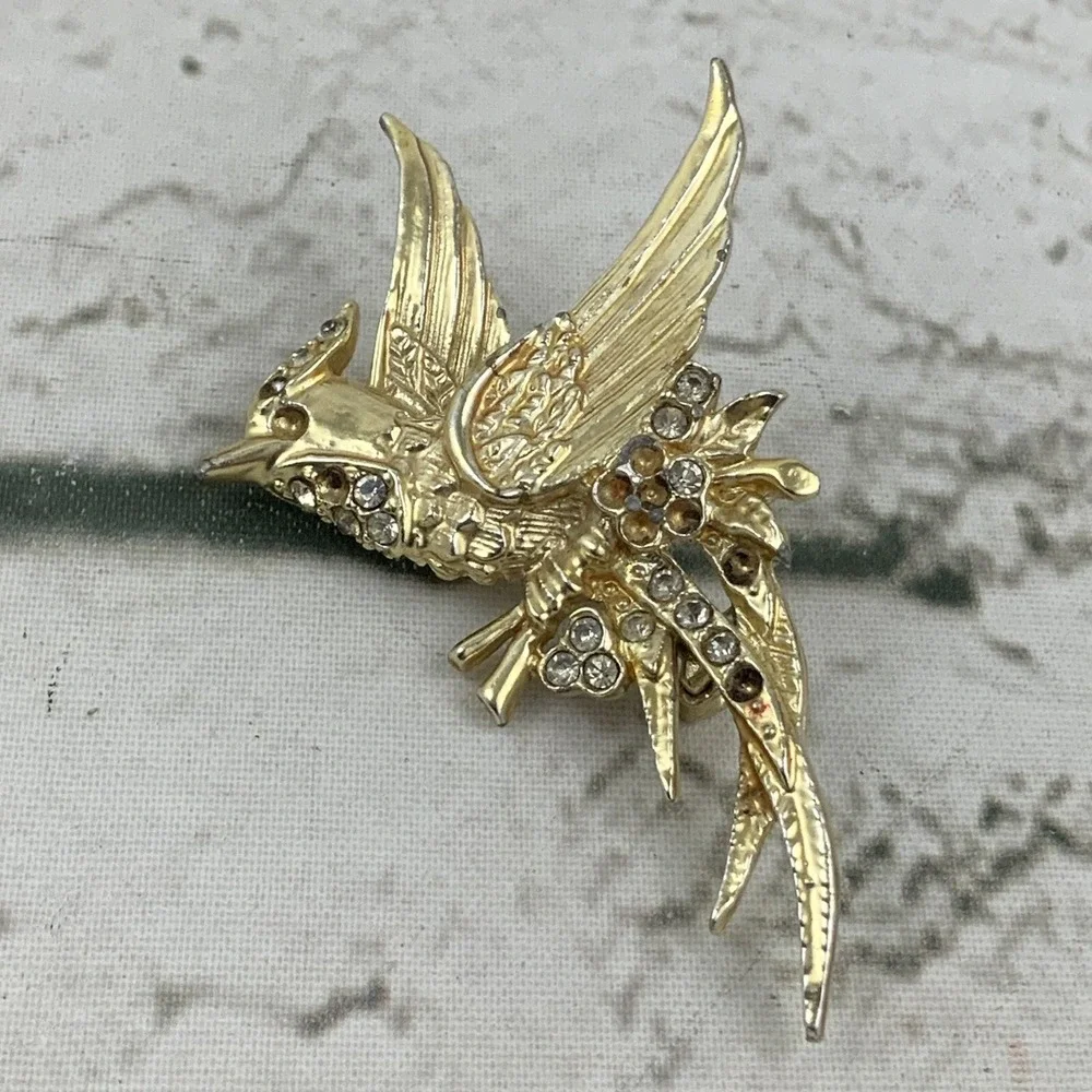 Vintage‎ Bird on a Branch Gold Toned Bird Brooch Rhinestones Missing Ornate Flaw